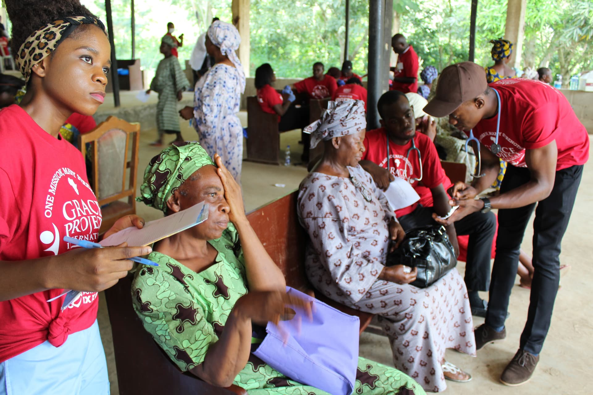 WHY VOLUNTEER WITH GRACE?