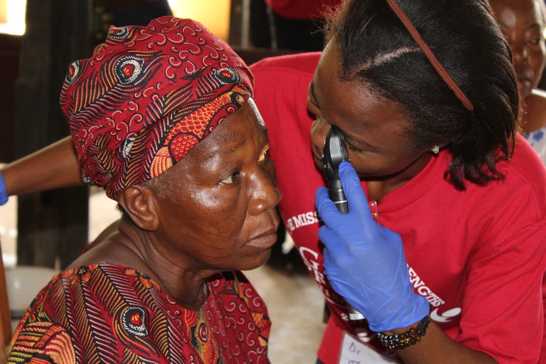2013-Introducing Cataract Surgery